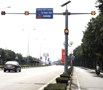 Đèn chớp vàng tín hiệu giao thông năng lượng mặt trời